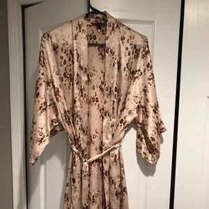 Victoria’s secret satin leopard rob